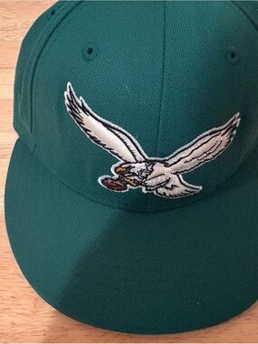 USED Kelly Green Philadelphia Eagles Mitchell & Ness Size 7 1/8 Cap Hat 80’s NFL